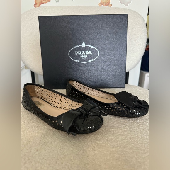 Prada flats - Picture 3 of 5